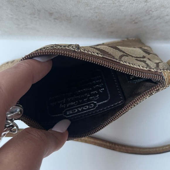Coach Wristlet Tan Canvas Monogram Sparkly Gold Stripe - Picture 4 of 6